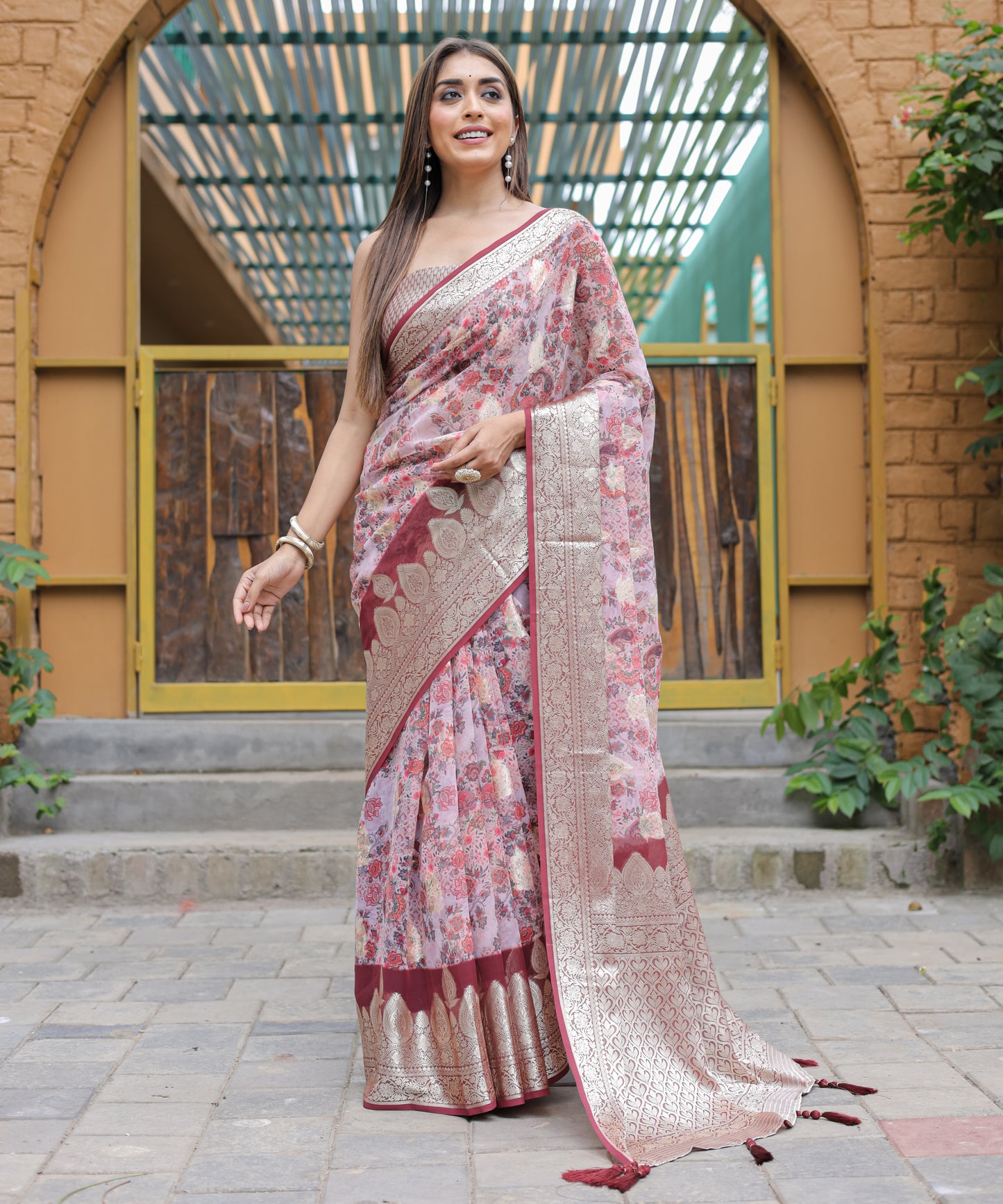 Pink Pure weaving  georgett silk saree