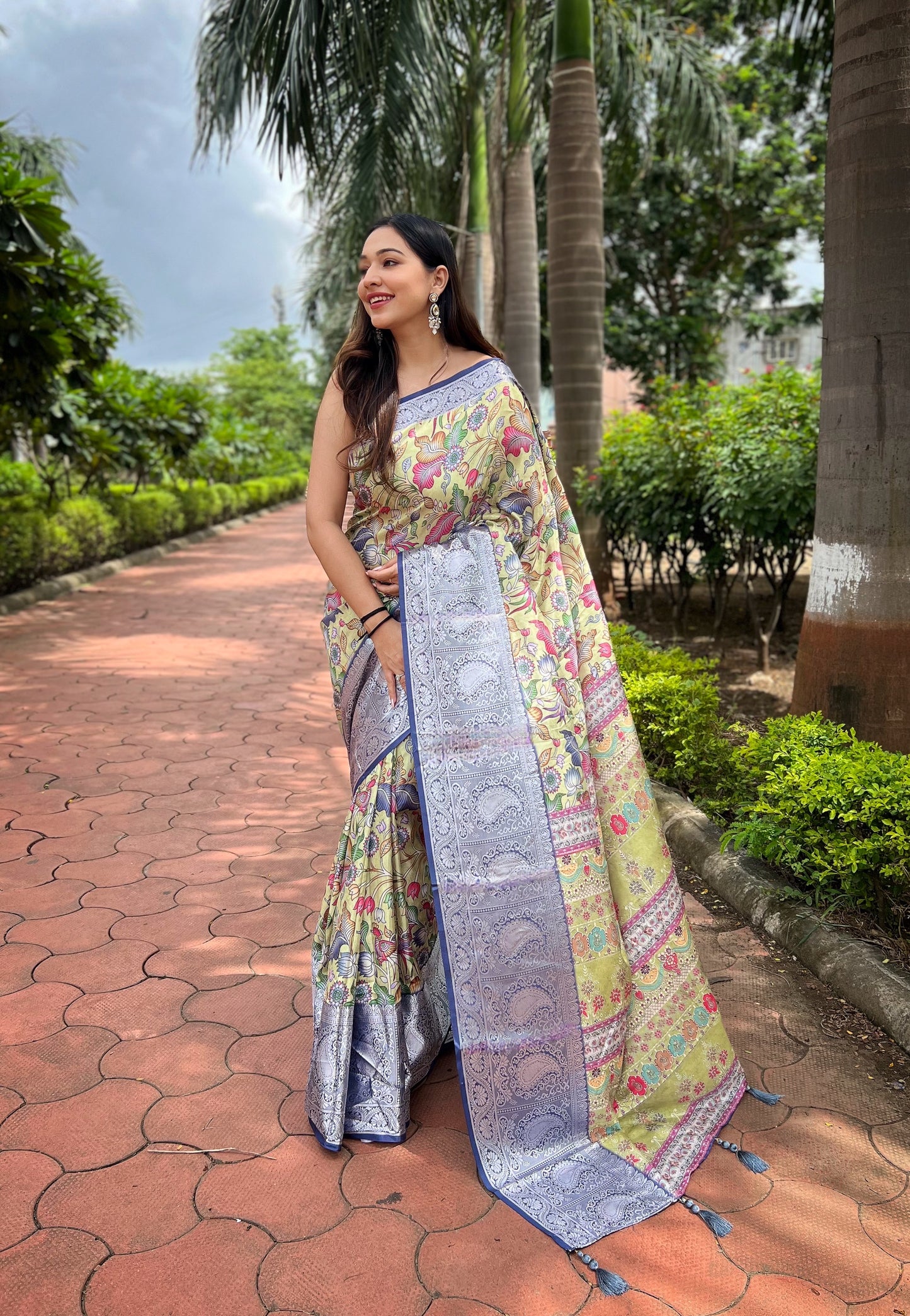 NAVY BLUE PURE TUSSUR DOLA SATIN SILK SAREE WITH TRIANGLE PRINTS, WEAVING BORDER & TASSELS