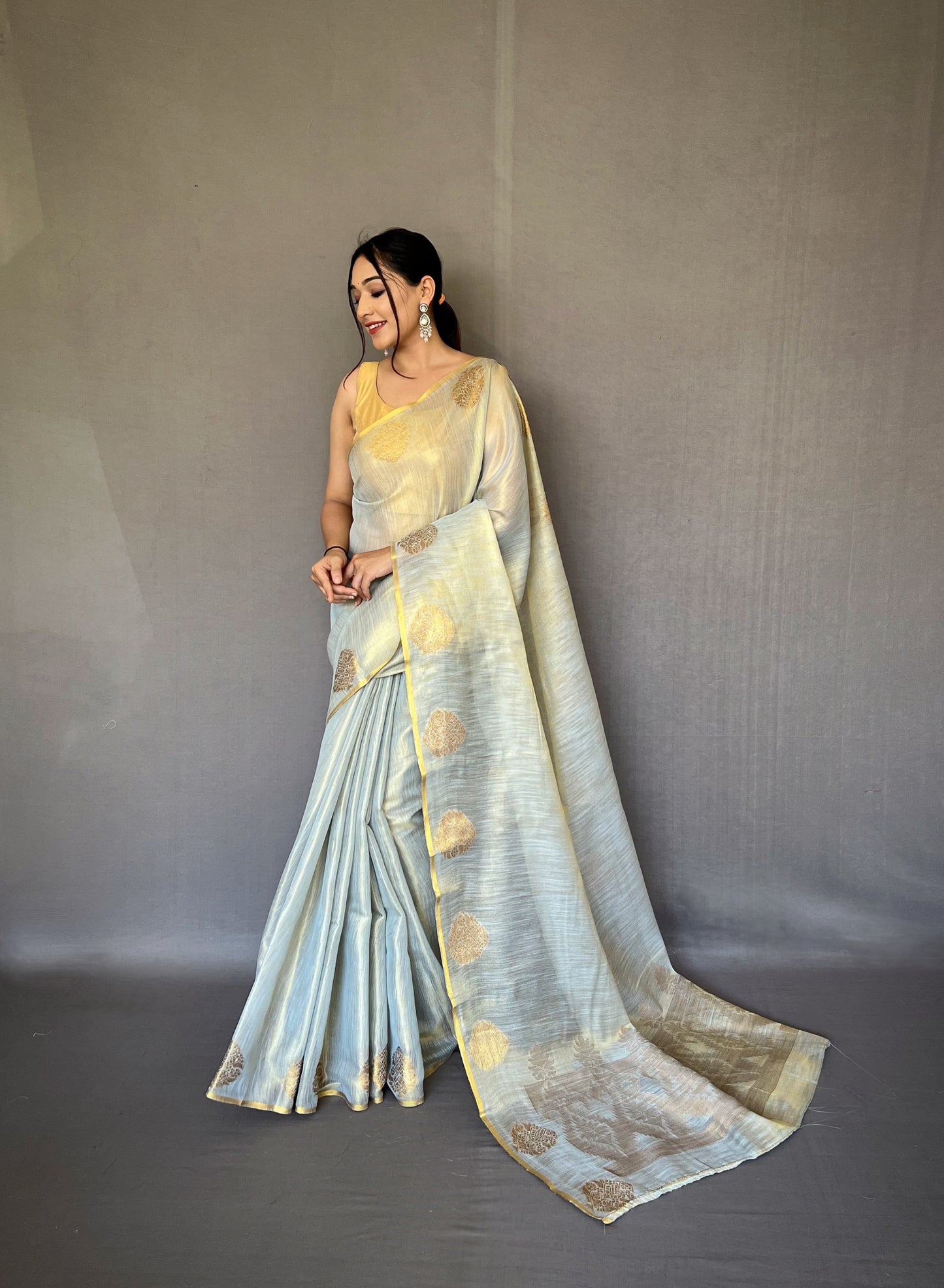 White Jacquard Zari Weaving Saree